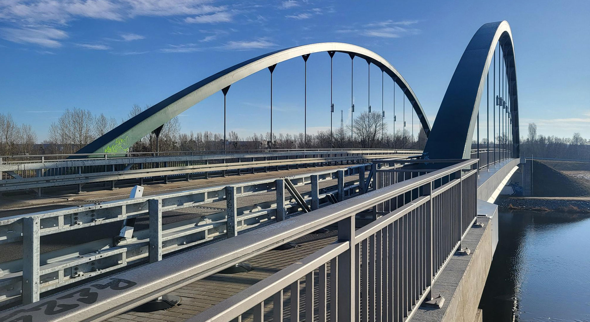 Bkr bettina dessaules baukommunikation berlin brandenburg bruecke hero